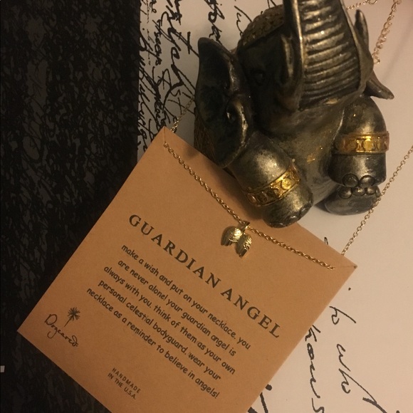 🎉👼 Guardian Angel Necklace 😇 - Picture 2 of 3